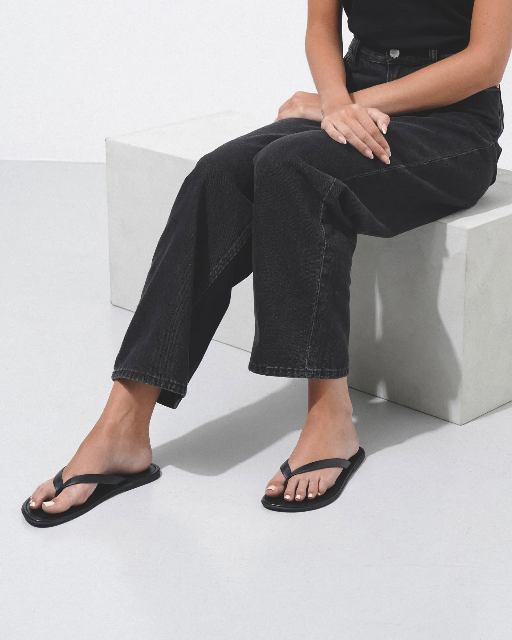 Beach black flip flop sandals