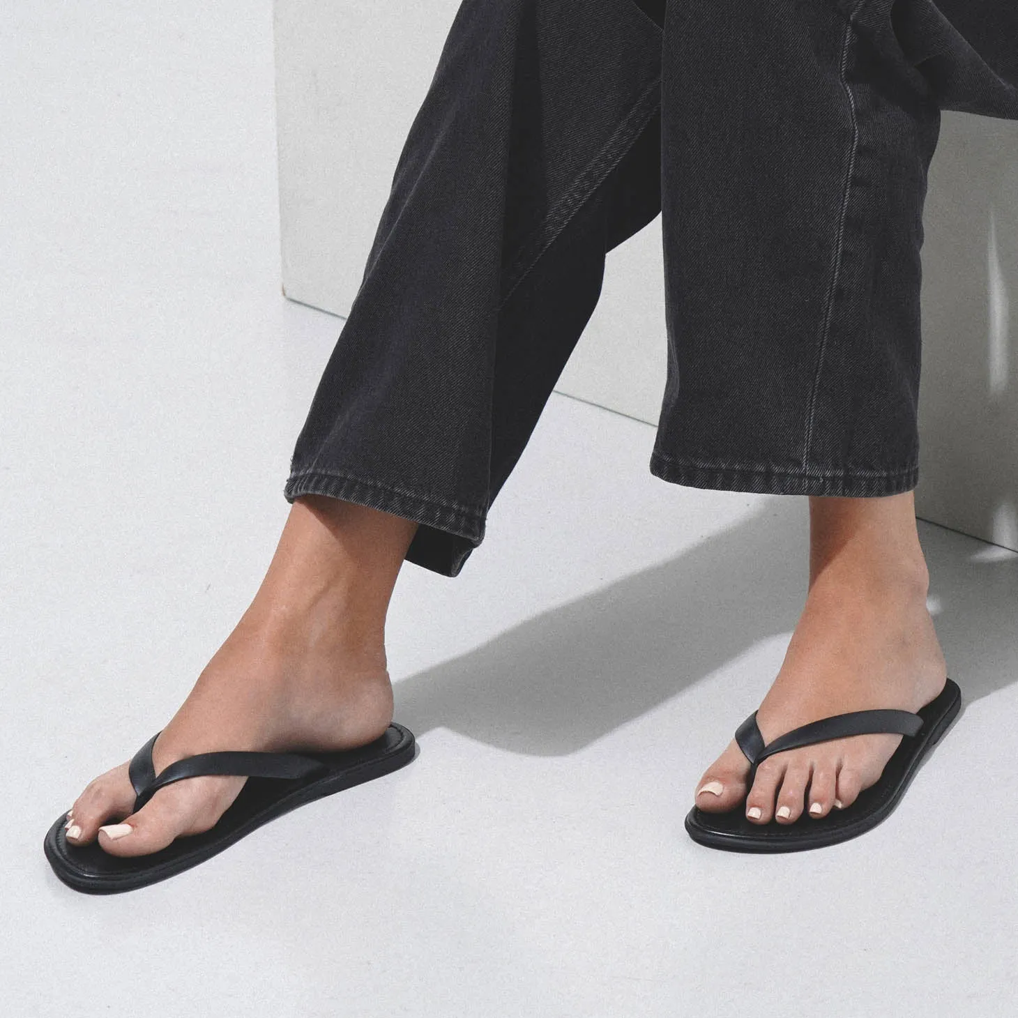 Beach black flip flop sandals