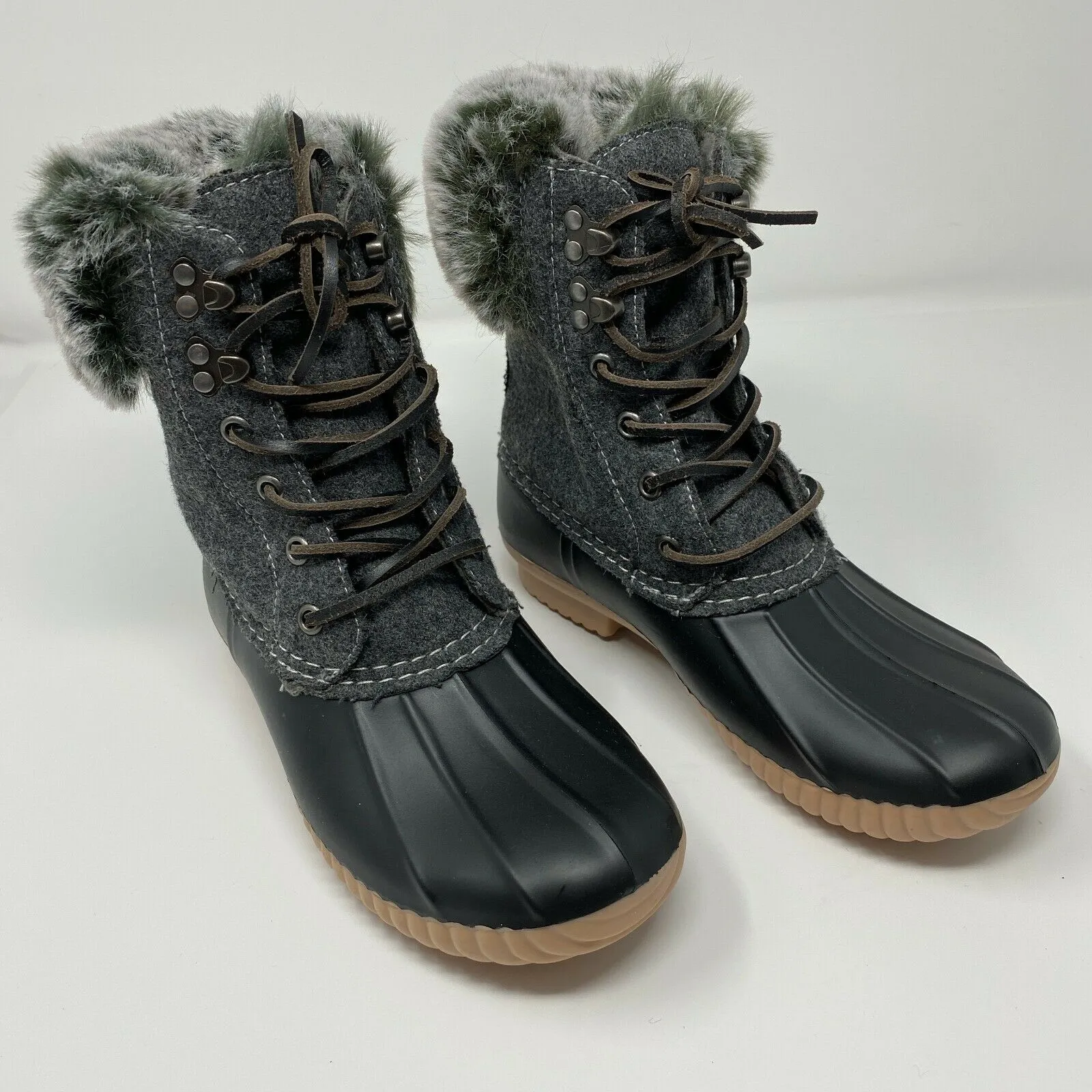 Brand new Report Ursela Black & Grey Lace Up Ultra Soft Faux Fur Duck Boots Women's Size 10! Retails $93 