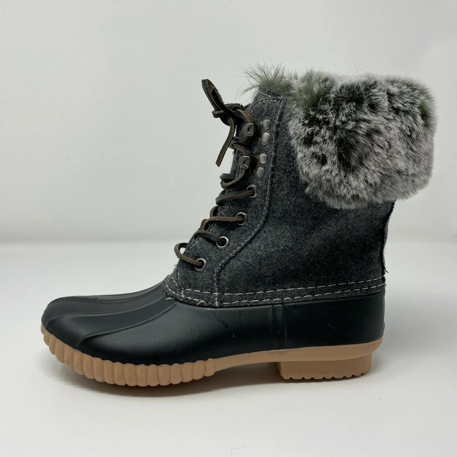 Brand new Report Ursela Black & Grey Lace Up Ultra Soft Faux Fur Duck Boots Women's Size 10! Retails $93 