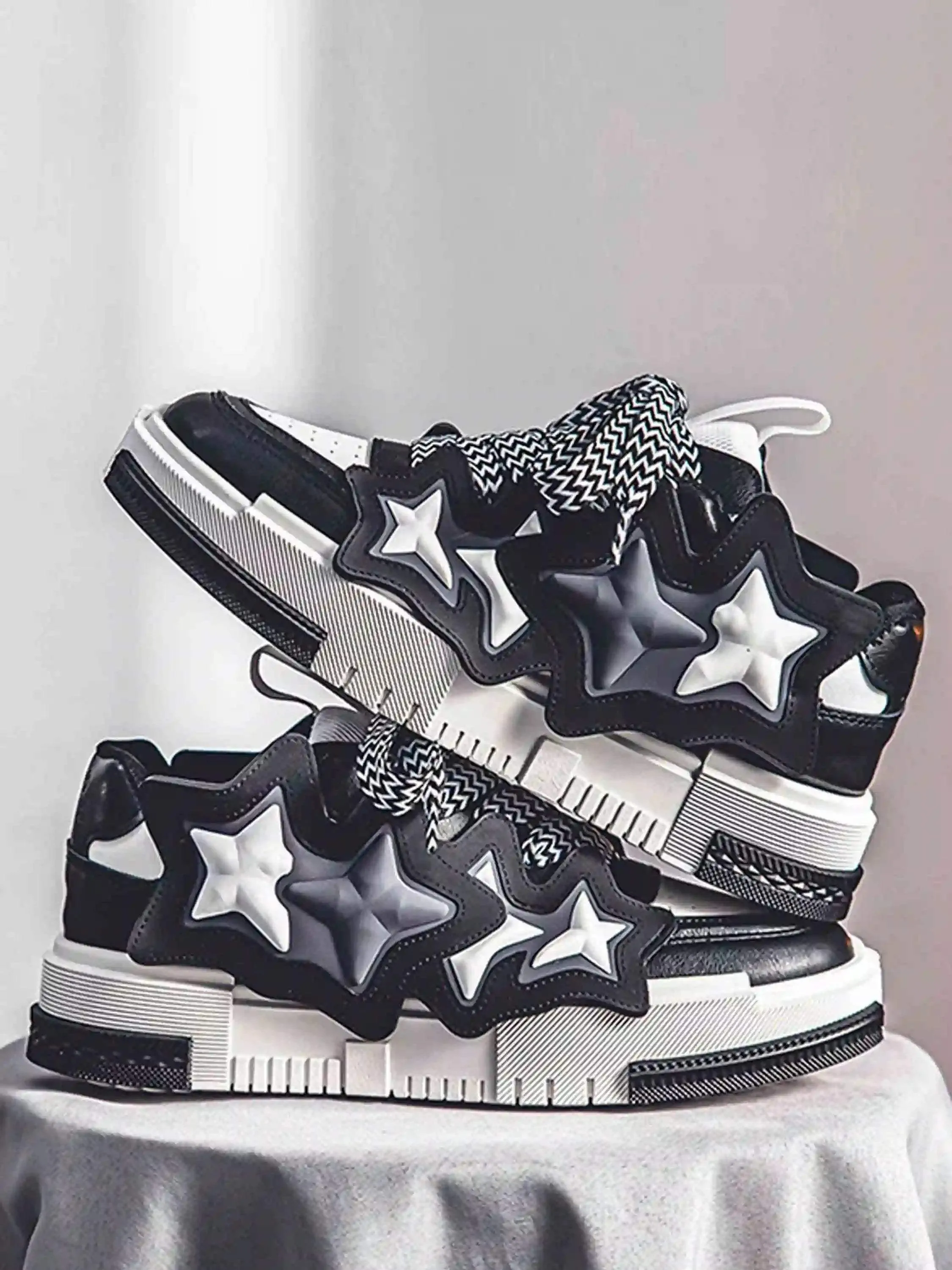 Disguisen Versatile Thick-soled Sneakers