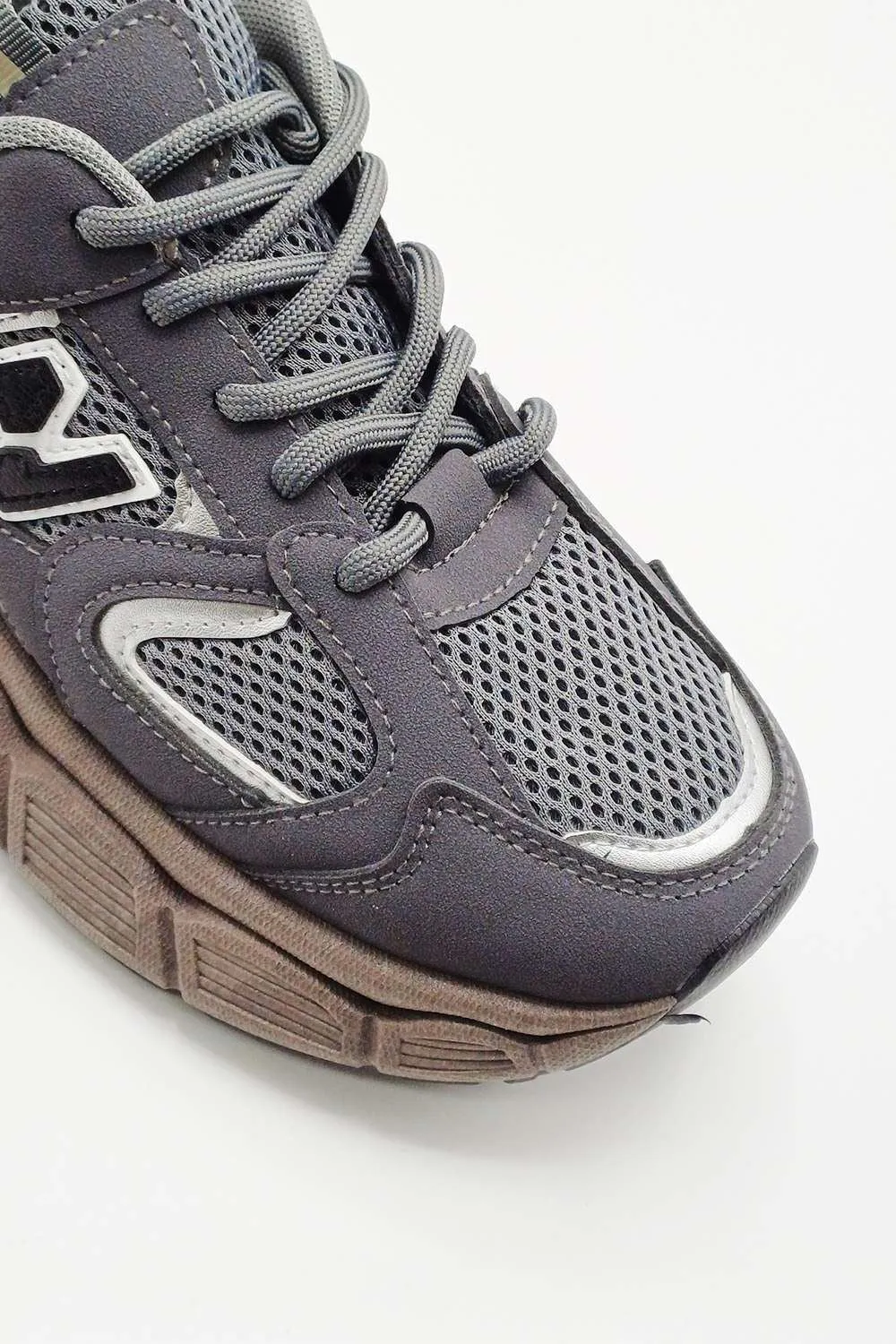 Novastride Mesh Lace-Up Trainers in Grey