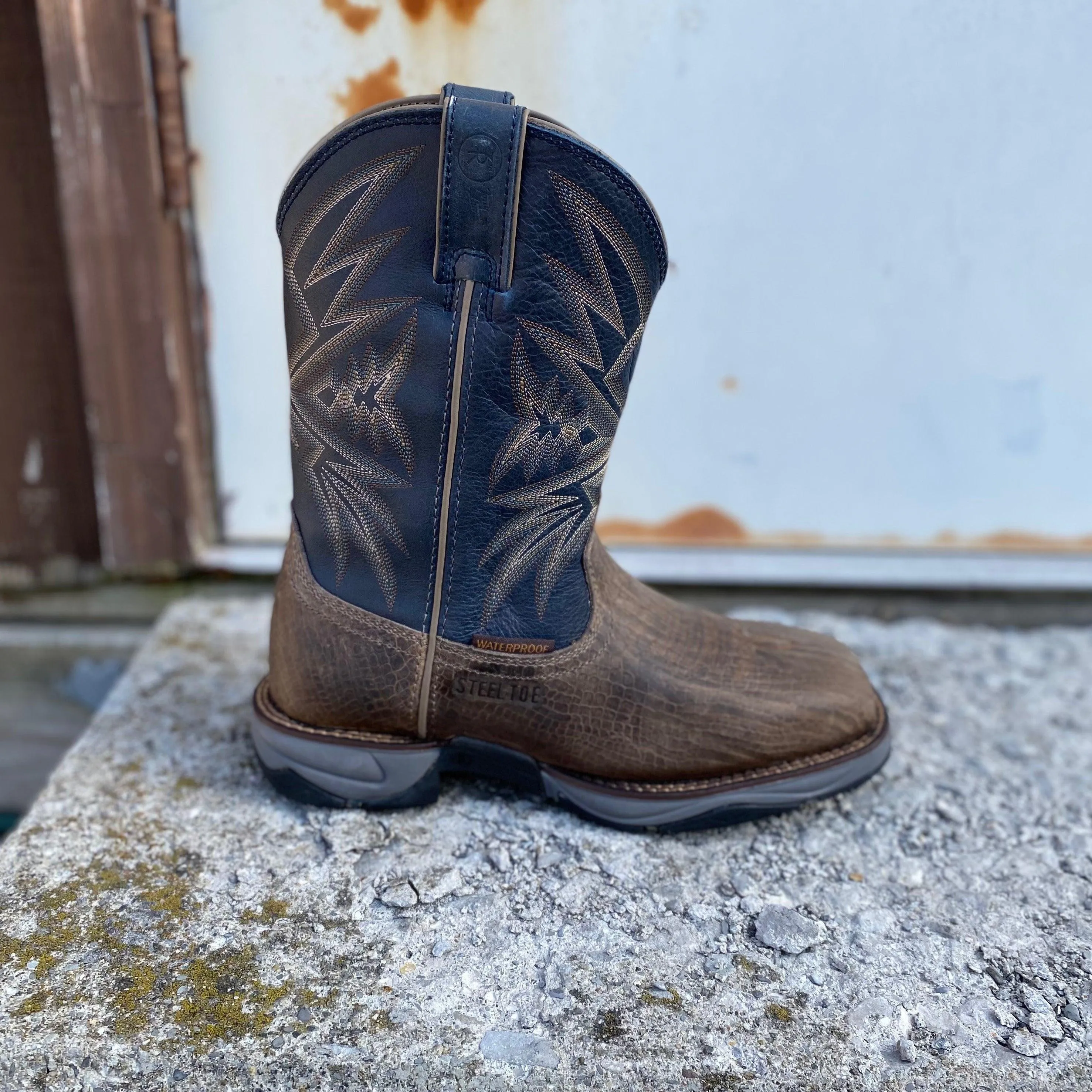 Tony Lama Men's Bartlett Steel Toe Waterproof Work Boots RR3361