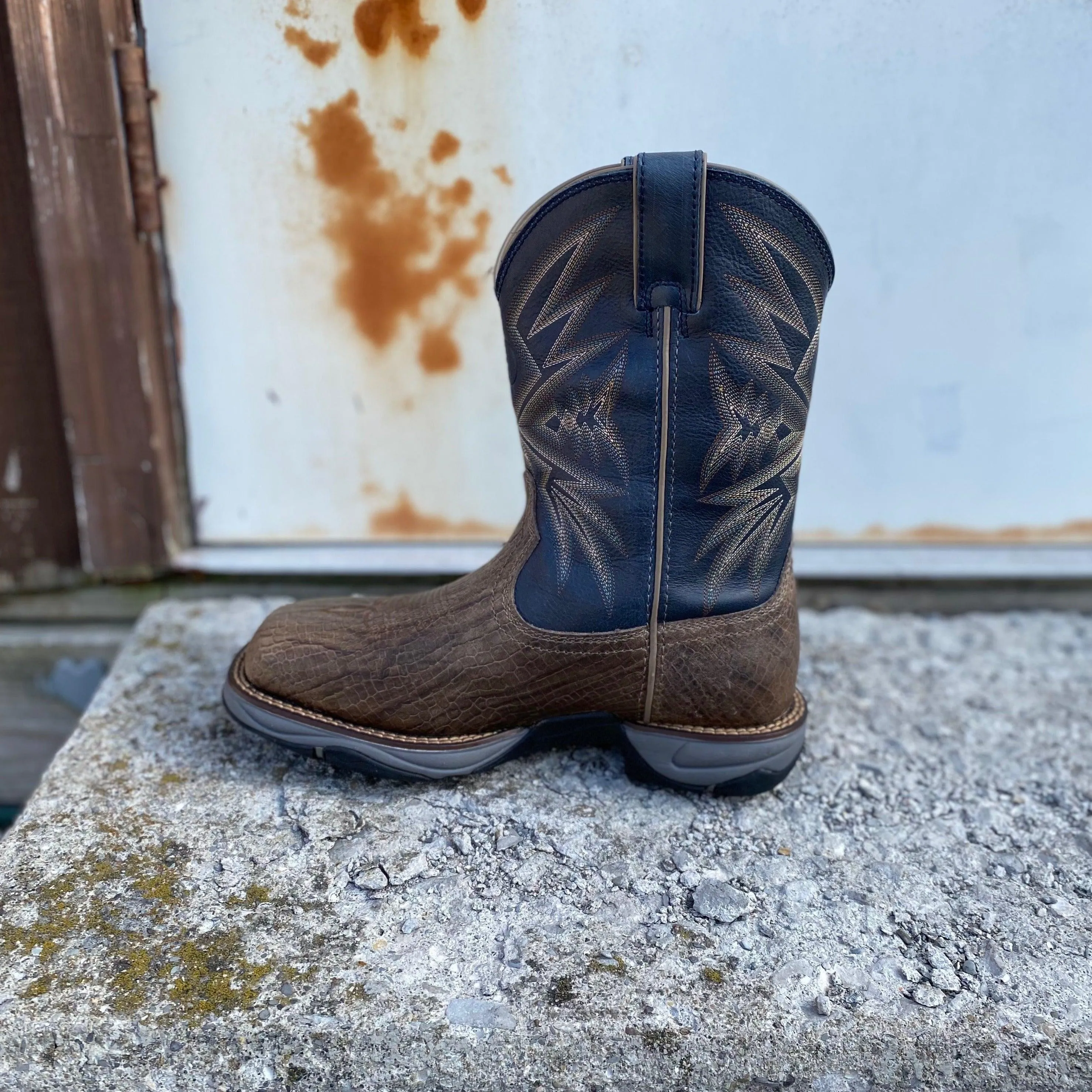 Tony Lama Men's Bartlett Steel Toe Waterproof Work Boots RR3361