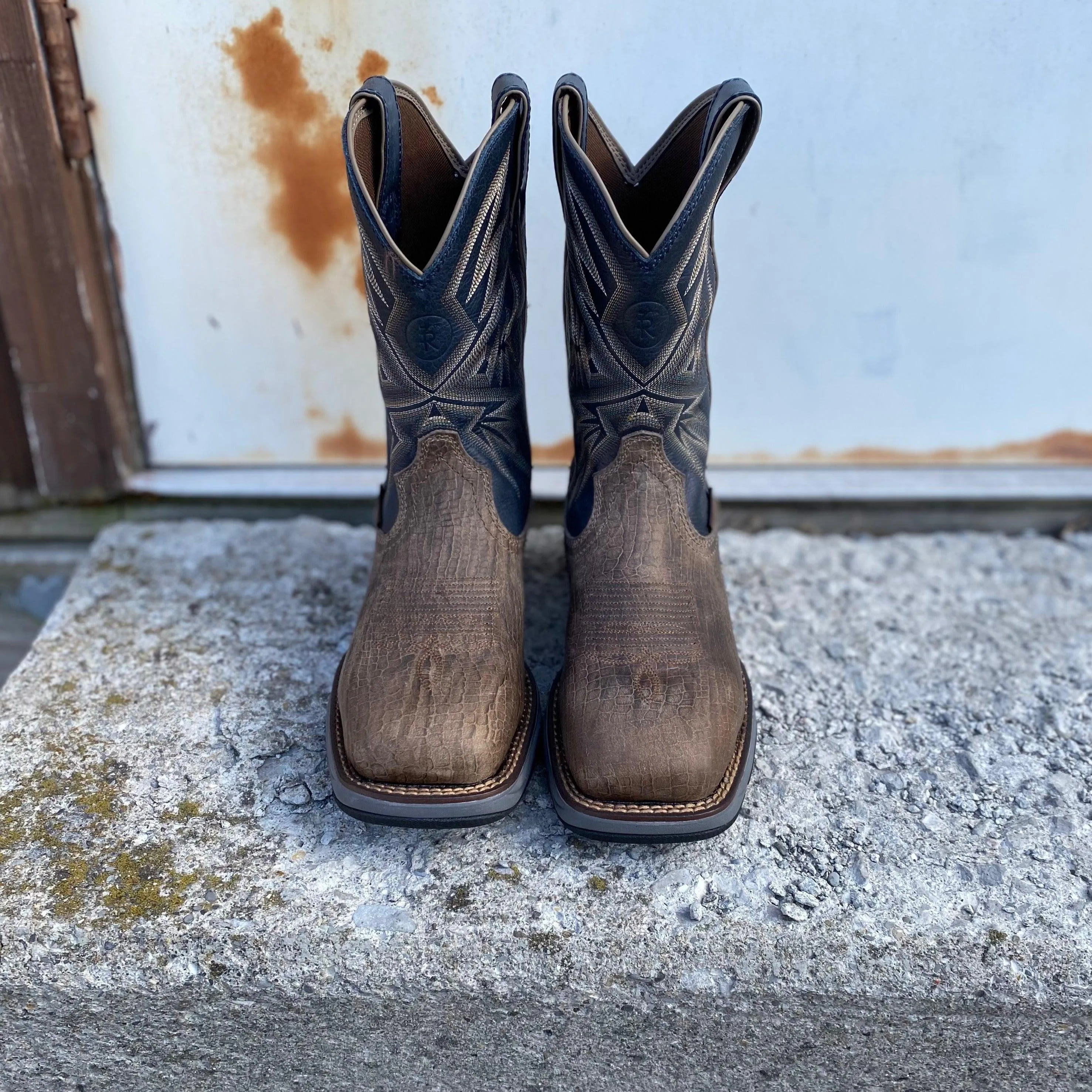 Tony Lama Men's Bartlett Steel Toe Waterproof Work Boots RR3361